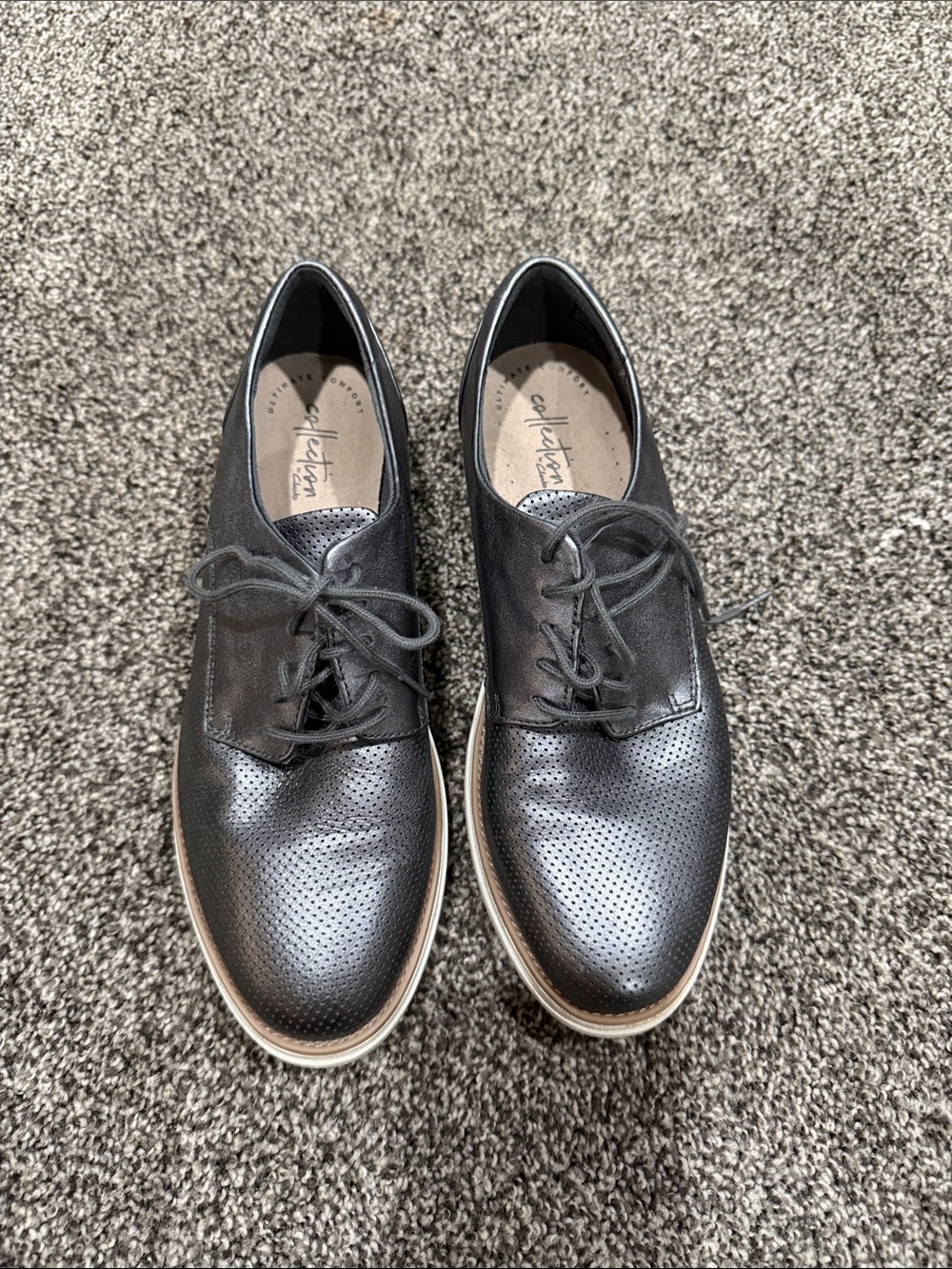 Silver Sneaker with Contrast Sole